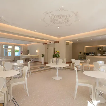 Alba Palace Апарт-отель 4*