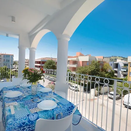Alba Palace Apart-hotel
