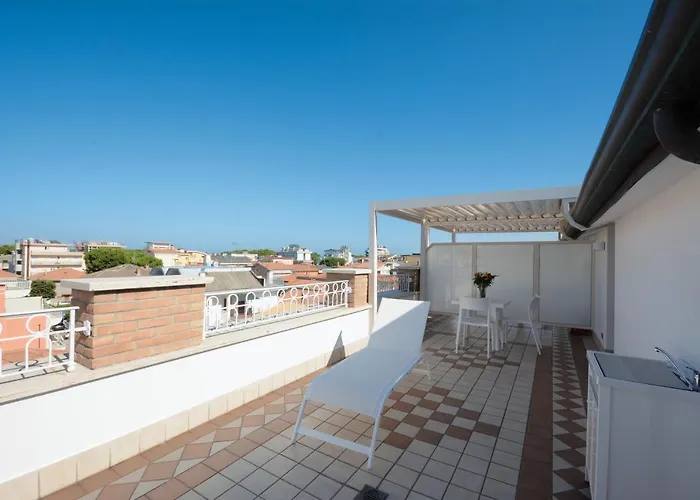 Alba Palace Aparthotel 4*