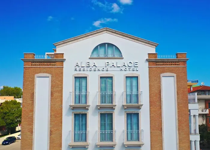 Alba Palace 4*