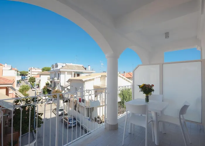 Alba Palace Aparthotel 4*